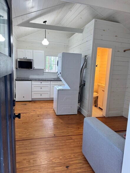 Open living space - 301 W 32nd St