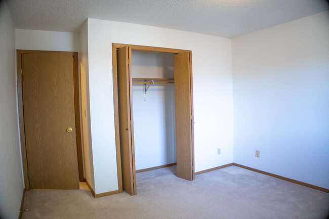 Building Photo - College Park Apartments