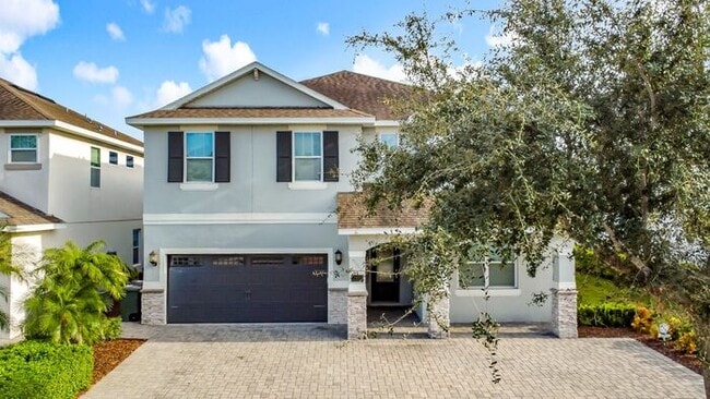 Building Photo - 8 Bedrooms 7 baths on a resort community