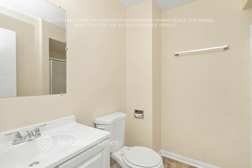 Building Photo - 22830 Lakeshore Dr