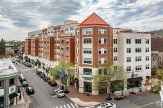Building Photo - 48 S Park St