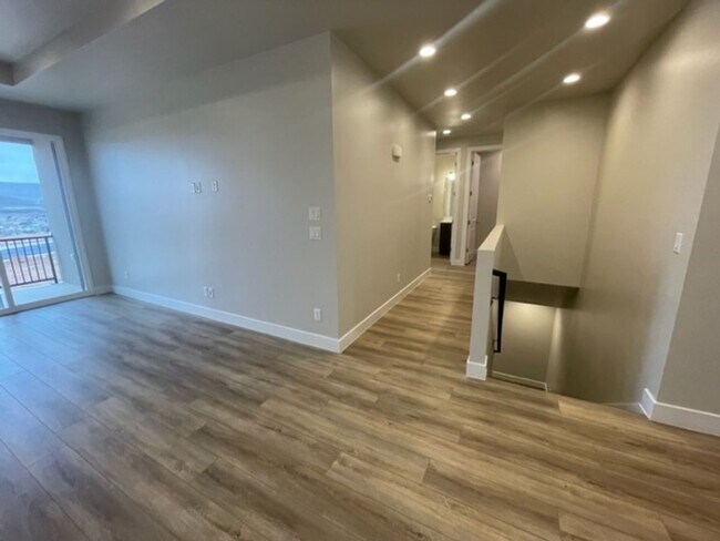 Building Photo - 2142 W 380 S
