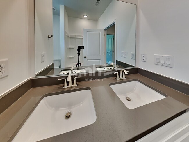 Building Photo - 5017 Pebble Bridge Wy