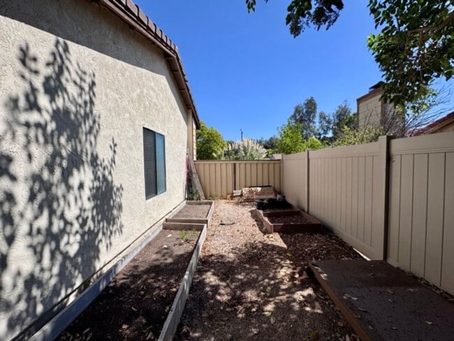 Building Photo - Spacious 4 Bedroom Home in Temecula’s Vine...