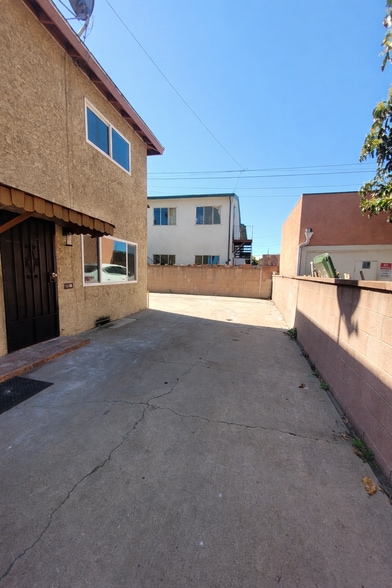 Building Photo - 931 Island Ave