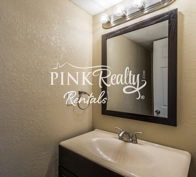 Building Photo - 8274 Caravel Dr