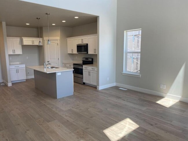 Building Photo - 3742 Canyon Falls Dr