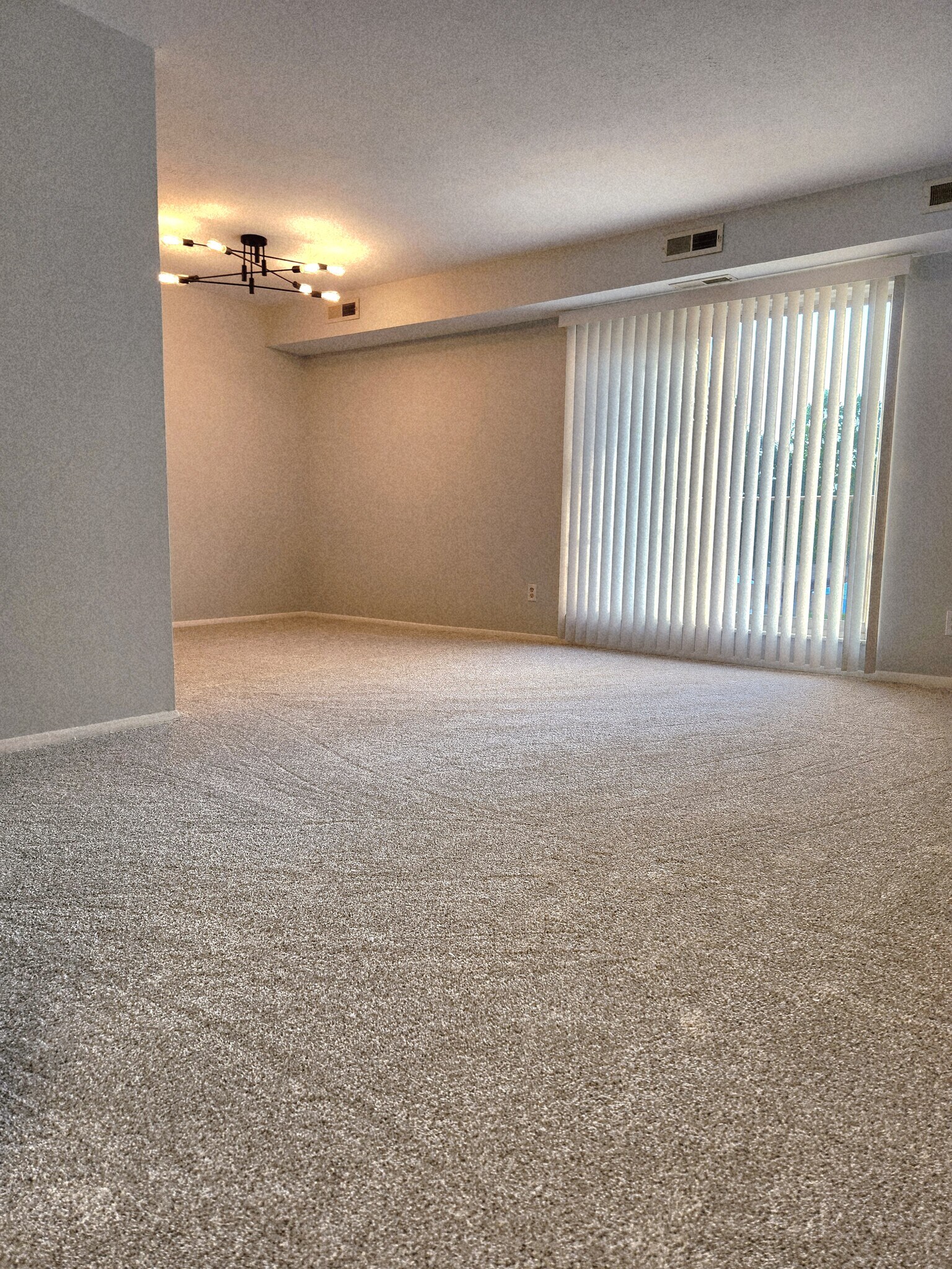 Building Photo - 3675 Clague Rd