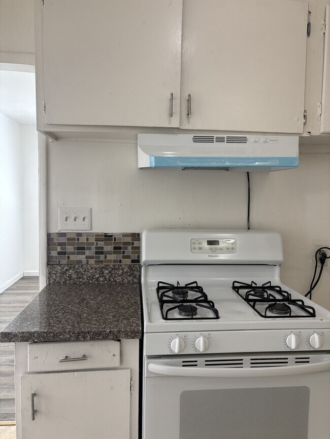 Building Photo - 1949 Darrah St