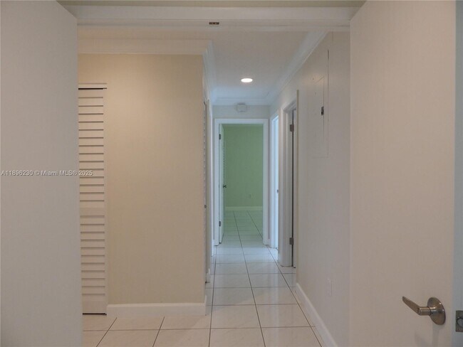 Building Photo - 11530 SW 92nd St