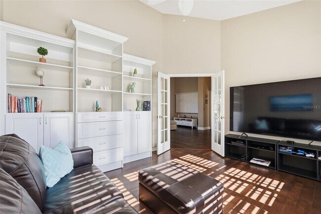 Building Photo - 909 Allegro Ln