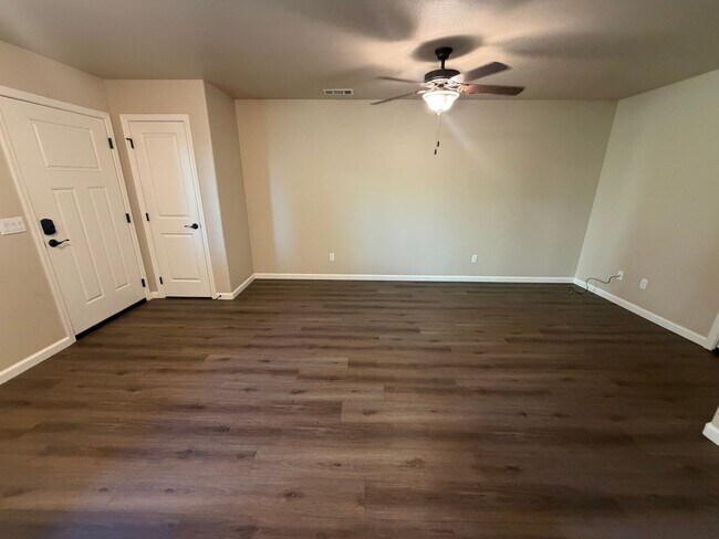 Building Photo - 1194 Velarde Cir