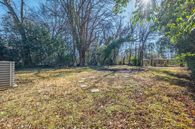 Building Photo - 2625 Booker Ave