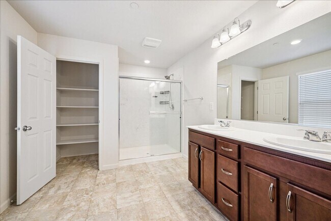 Building Photo - 3036 Wading River Way