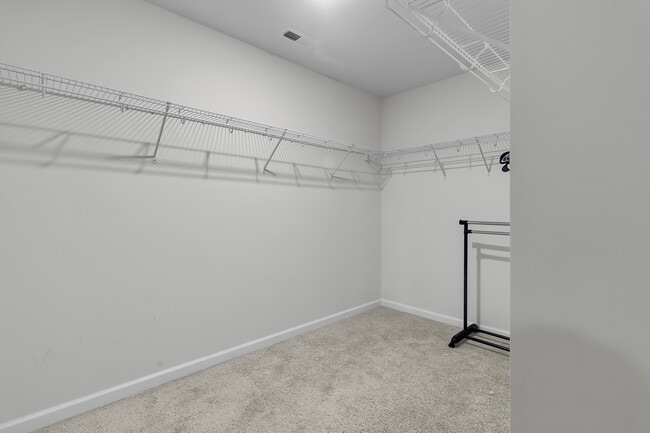 Building Photo - 1011 Yellowwood Aly