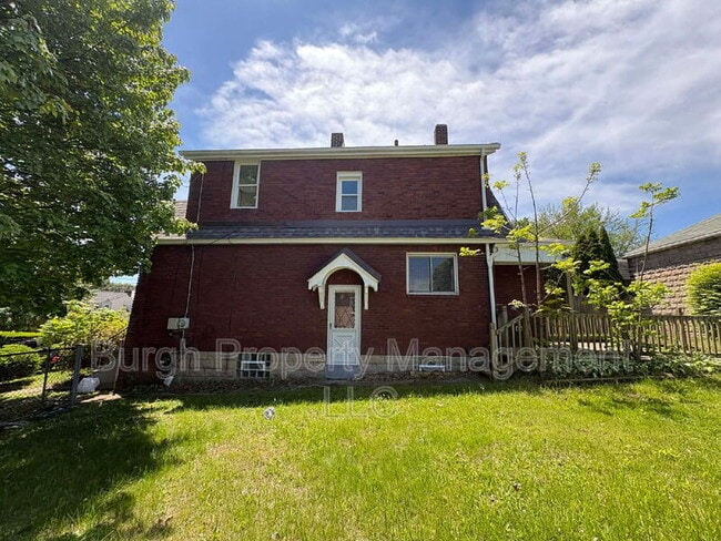 Building Photo - 1316 Justine St