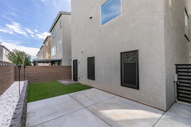 Building Photo - 8048 Haywood Estate Ave