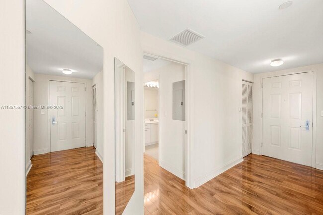Building Photo - 510 NW 84th Ave
