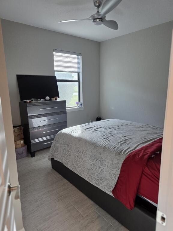 Building Photo - 527 SE Vallarta Dr