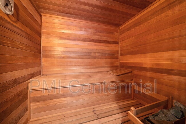 Building Photo - 2645 Wilshire Terrace