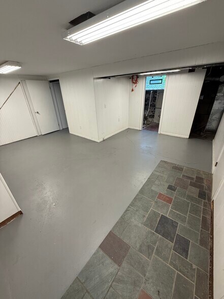 Building Photo - 1090 Stolle Rd