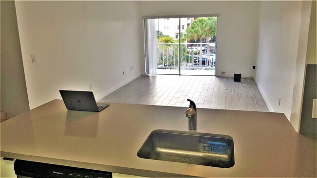 Primary Photo - 7727 SW 86th St