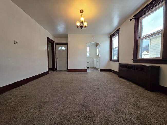 Building Photo - 1122 9th St