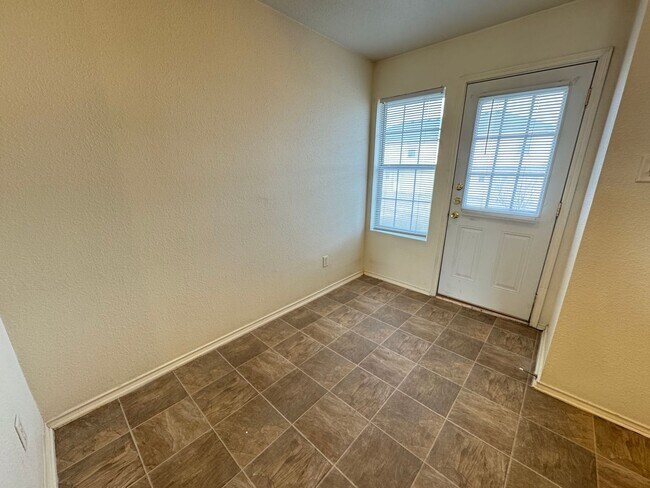 Building Photo - 4405 Abigail Dr