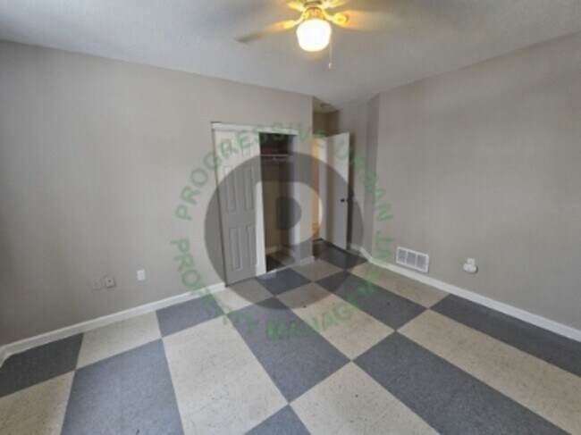 Building Photo - 3009 Pearl Ave