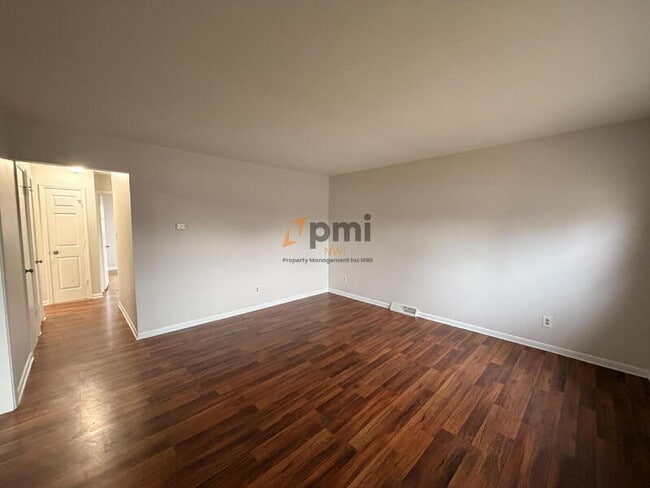 Building Photo - 1433 Shell St