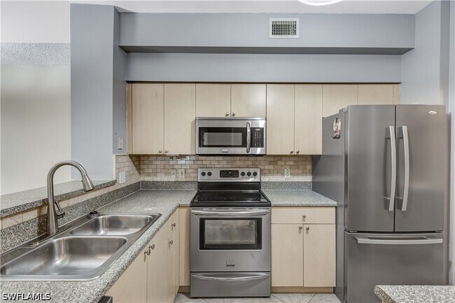 Building Photo - 1105 Reserve Ct