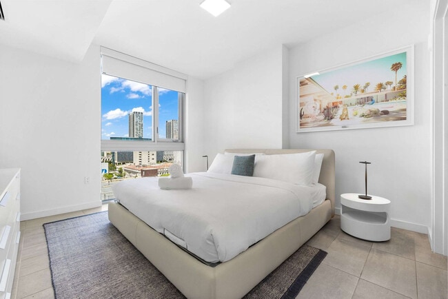 Building Photo - 227 NE 2nd St