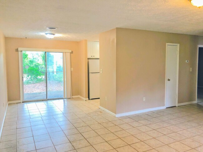 Building Photo - Affordable 2 bedroom in Athens!