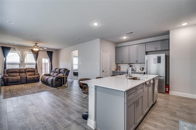 Building Photo - 1069 Norias Dr