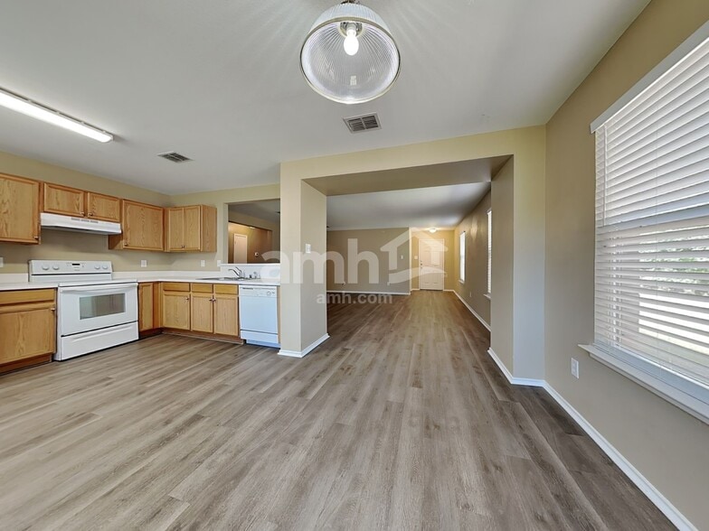 Building Photo - 4610 Elm Point Dr