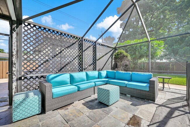 Building Photo - 836 Orchid Dr