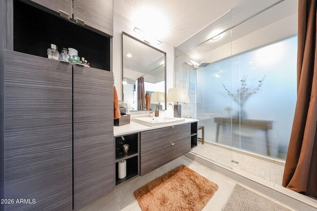 Building Photo - 100 W Portland St