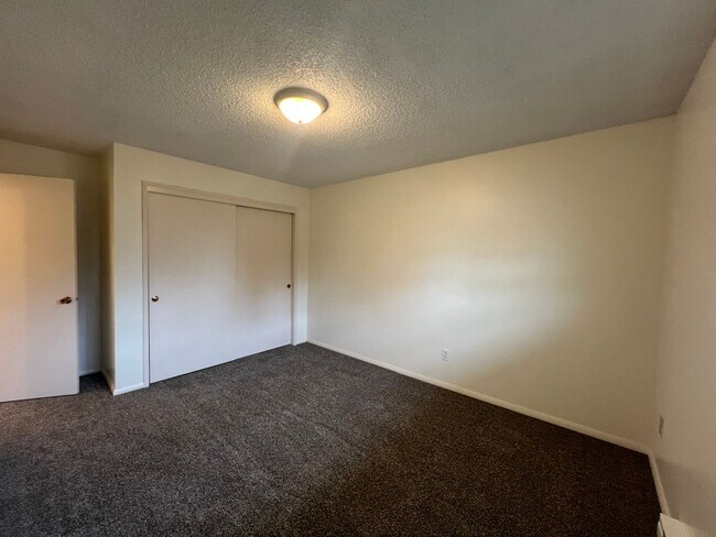 Building Photo - 5402 E Kilgary Way