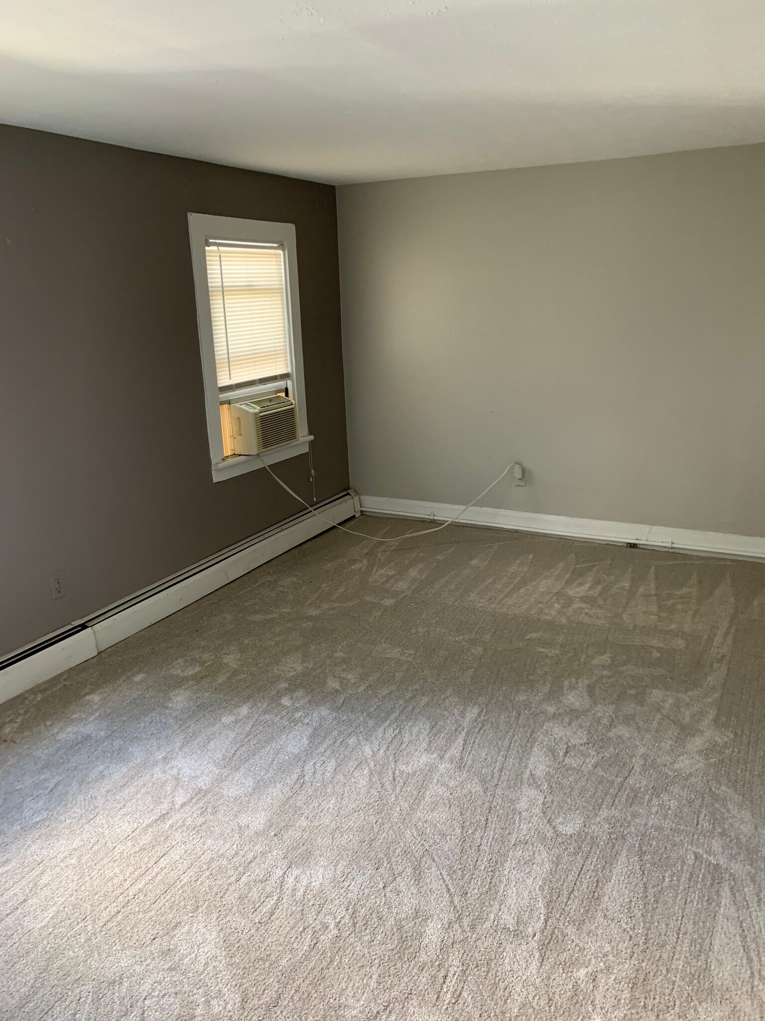 Bedroom #1 - 23 Oxford St