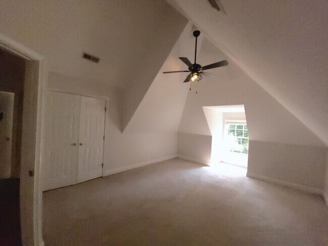 Building Photo - Knoxville 37934 - 4 bedroom, 3.5 bath home...