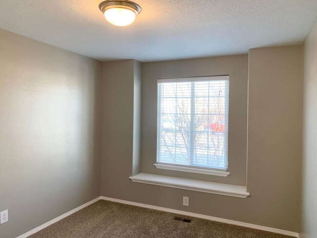 Building Photo - Wonderful Home Next to Nampa's Greenbelt!