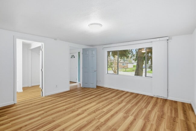 Building Photo - 3 BD | 2 BA Home with Great Backyard & Fireplace
