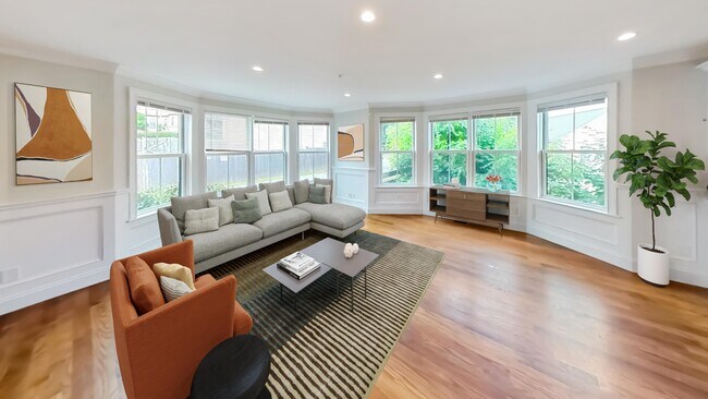 Building Photo - 39 Juniper St