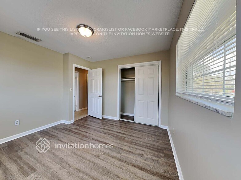 Building Photo - 122 SE 29th Ave
