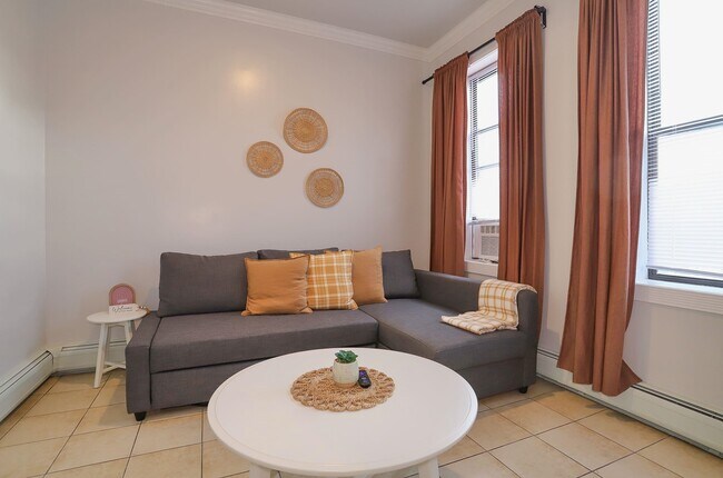 Building Photo - 208 48th St