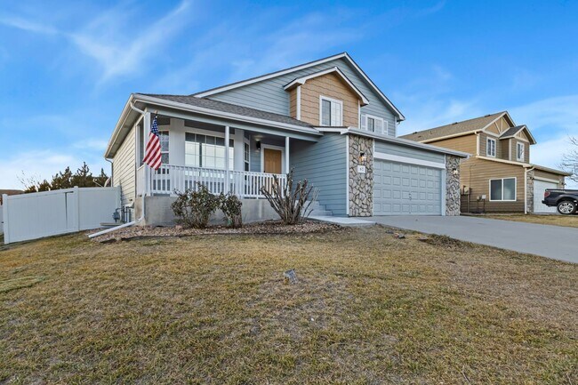 Building Photo - Fully Renovated Single Family Home! Severa...