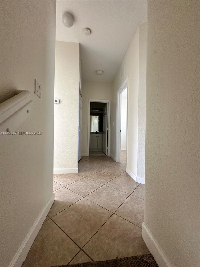 Building Photo - 1018 NE 42nd Ave