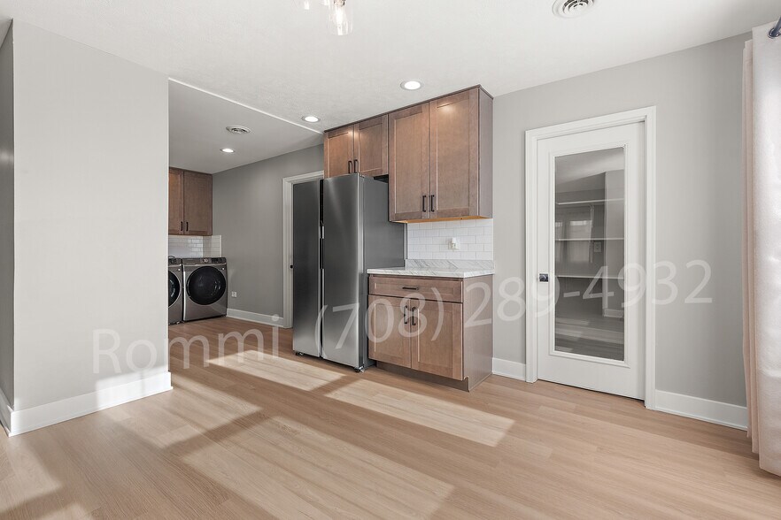 Pantry/Kitchen - 3631 165th St