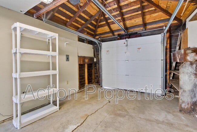 Building Photo - 171 N Frances St