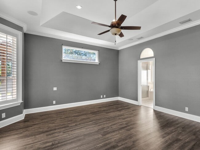 Building Photo - Gorgeous 3B/2.5B Home in Emerald Lakes Gat...